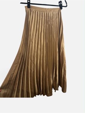 Banana Republic pleated midi skirt